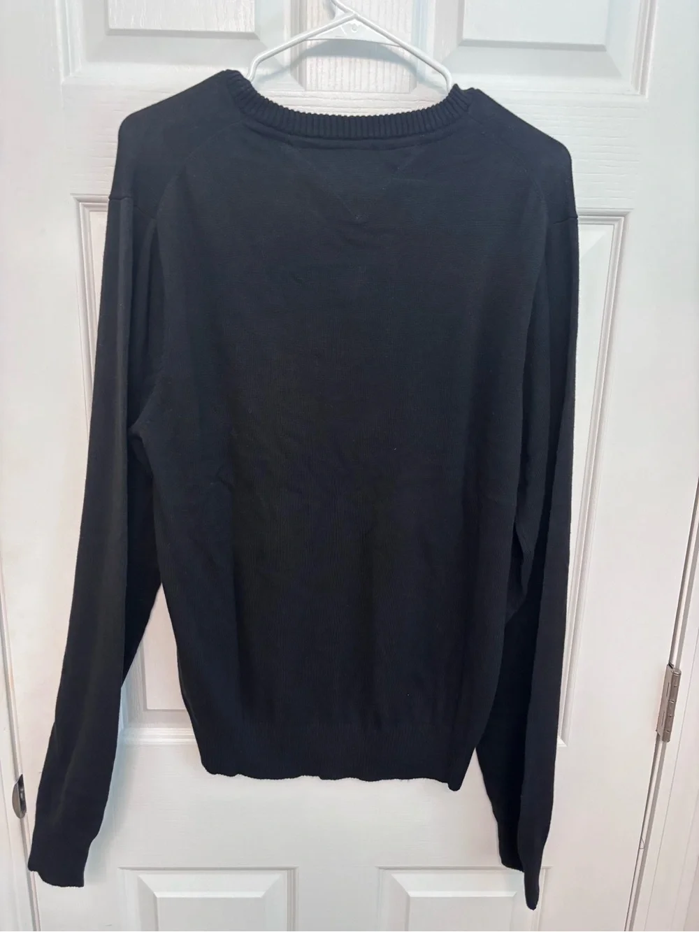 Tommy Hilfiger Men's Black V-Neck Sweater with Subtle Logo Trim